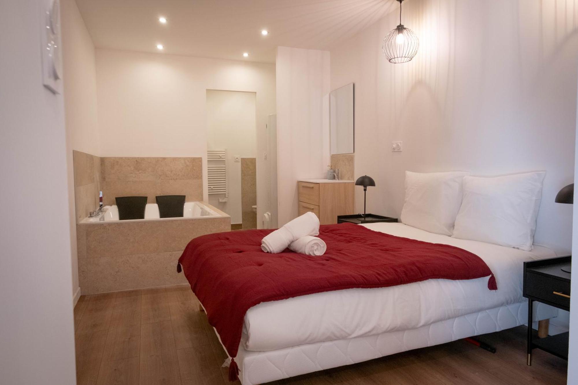 생테티엔 Bibemus Casa Maja - Baignoire Balneo - Parking - Terrasse 아파트 외부 사진